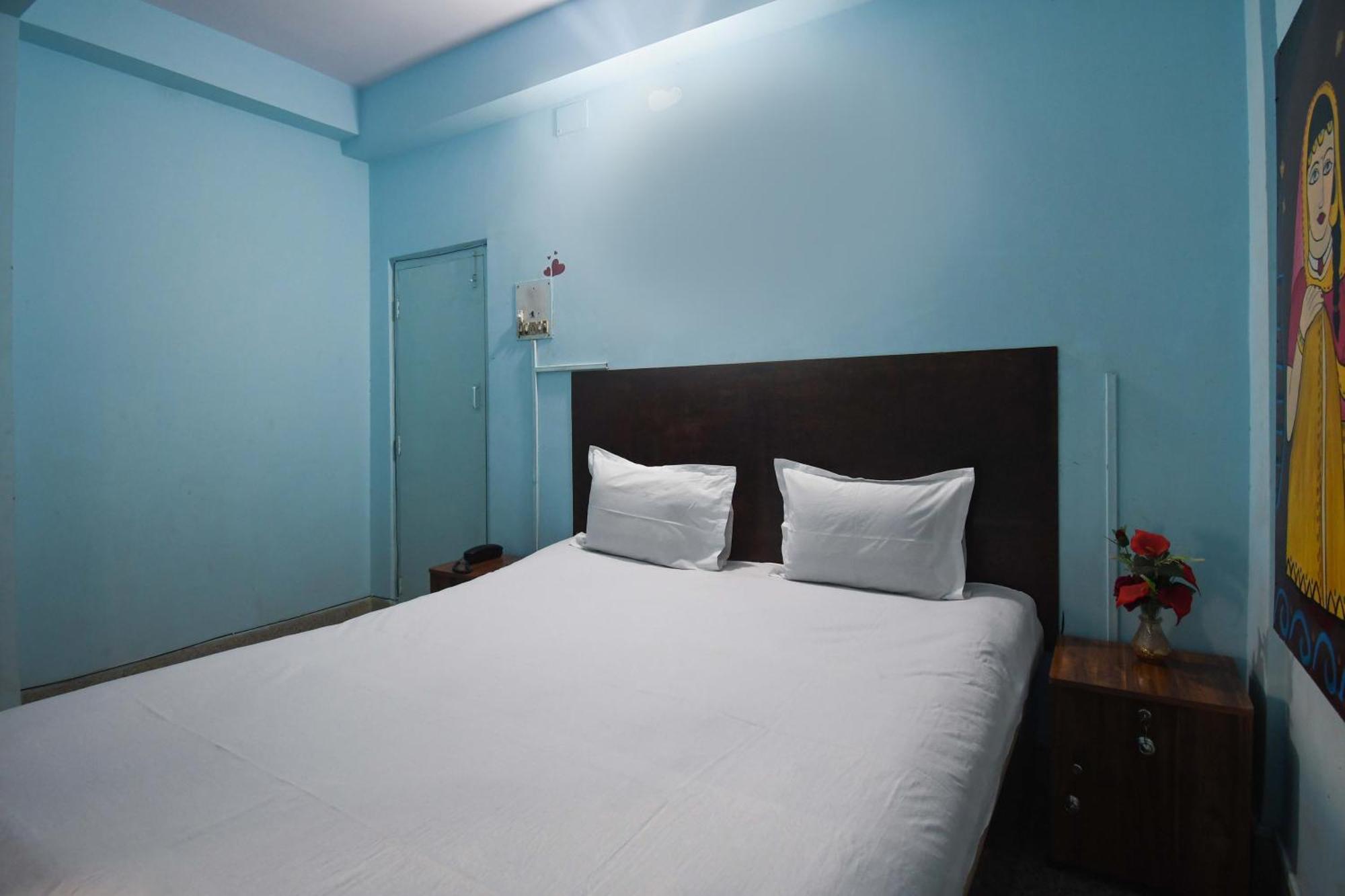Hotel O Blue Cherry Guest House Calcutta Eksteriør billede